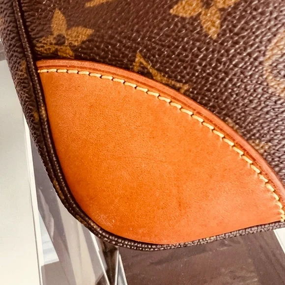 Authentic Louis Vuitton Monogram Bolougne 30 - Picture 14 of 16